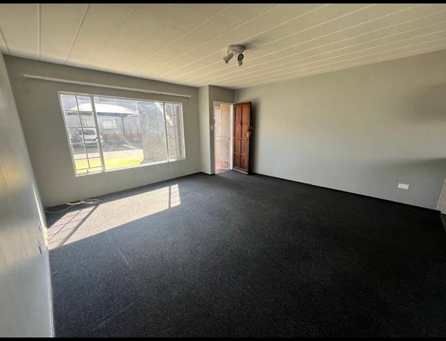 2 BEDROOM TOWNHOUSE FOR SALE IN BOKSBURG